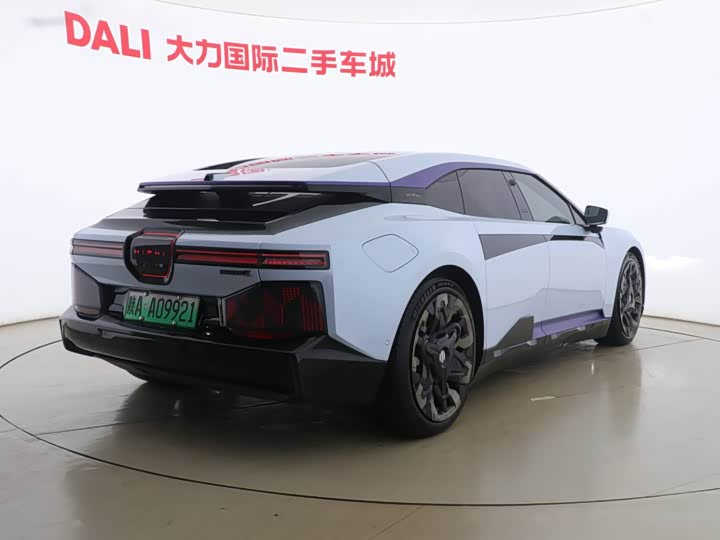 Фото 8 - HiPhi Z