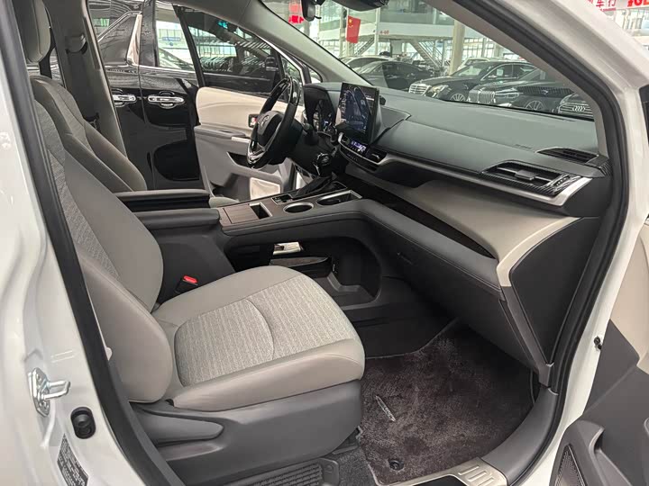 Фото 6 - Toyota Sienna