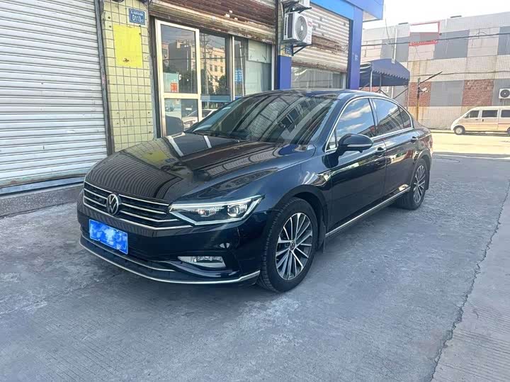 Фото 1 - Volkswagen Magotan