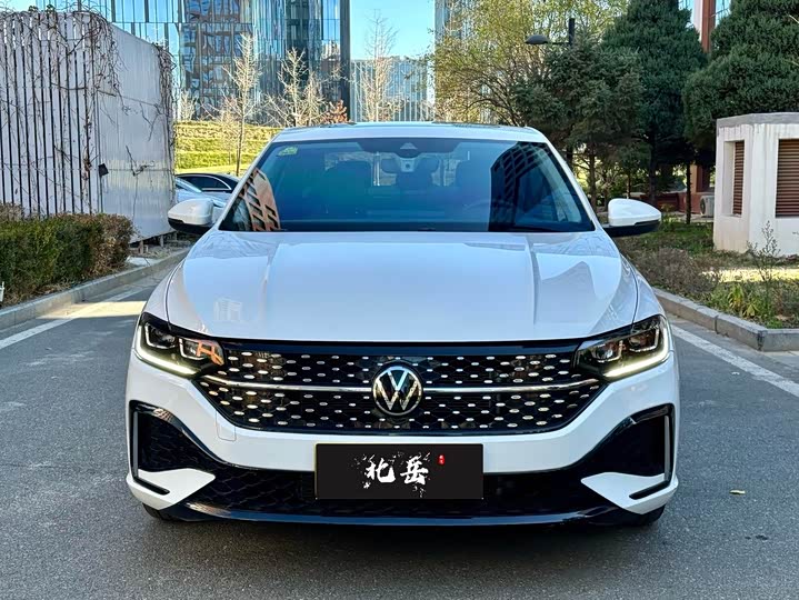 Фото 2 - Volkswagen Lavida