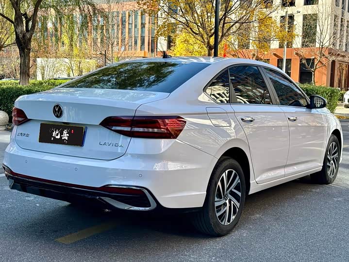 Фото 4 - Volkswagen Lavida