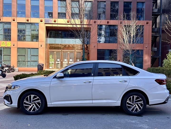 Фото 7 - Volkswagen Lavida