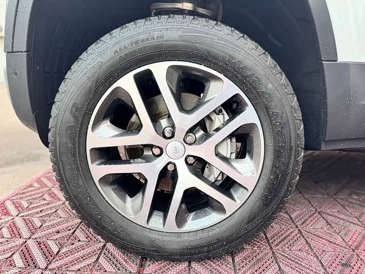 Фото 3 - Land Rover Defender