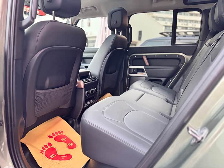 Фото 9 - Land Rover Defender