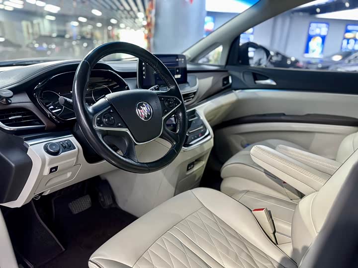 Фото 4 - Buick GL8 ES