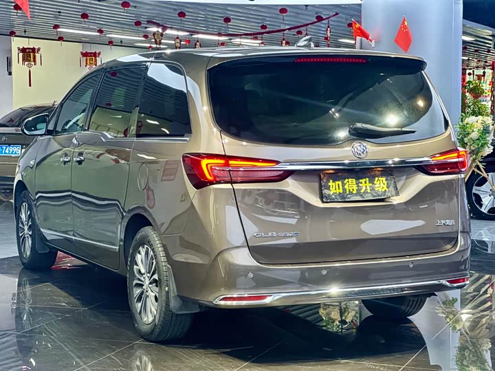 Фото 7 - Buick GL8 ES