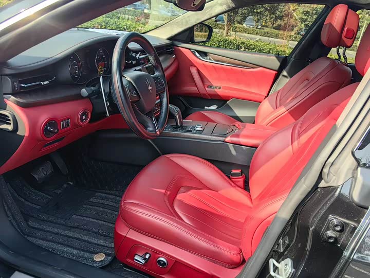 Фото 7 - Maserati Quattroporte