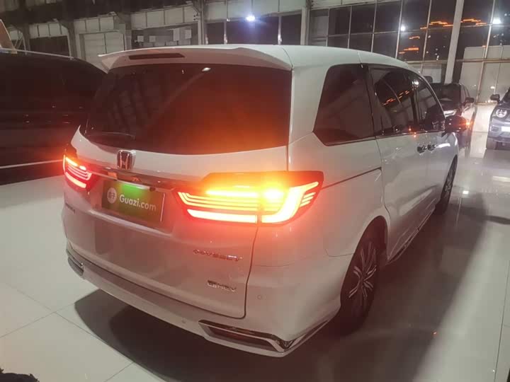 Фото 7 - Honda Odyssey