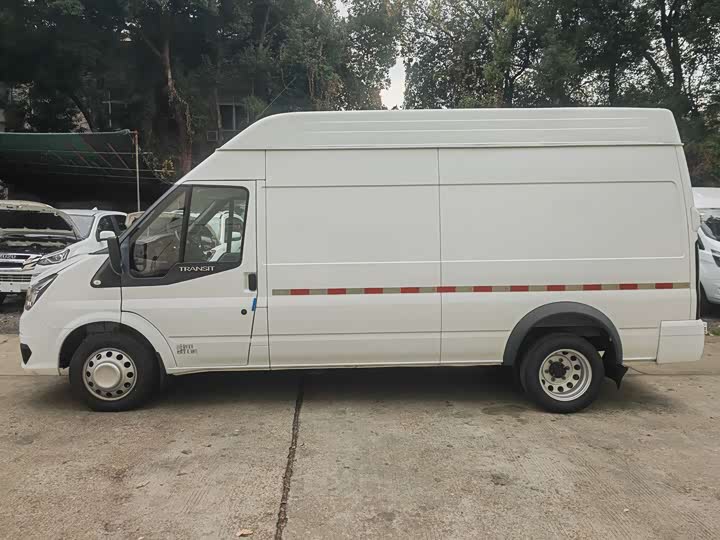 Фото 4 - Ford Transit New