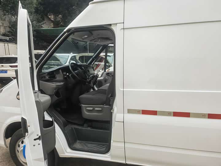 Фото 8 - Ford Transit New