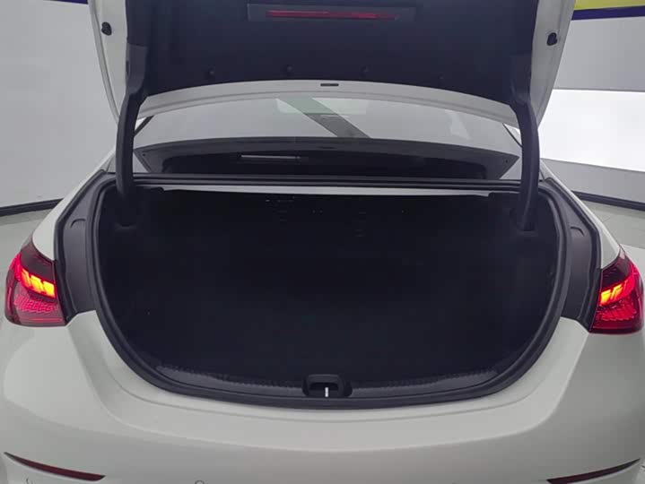 Фото 4 - Mercedes-Benz C-Class