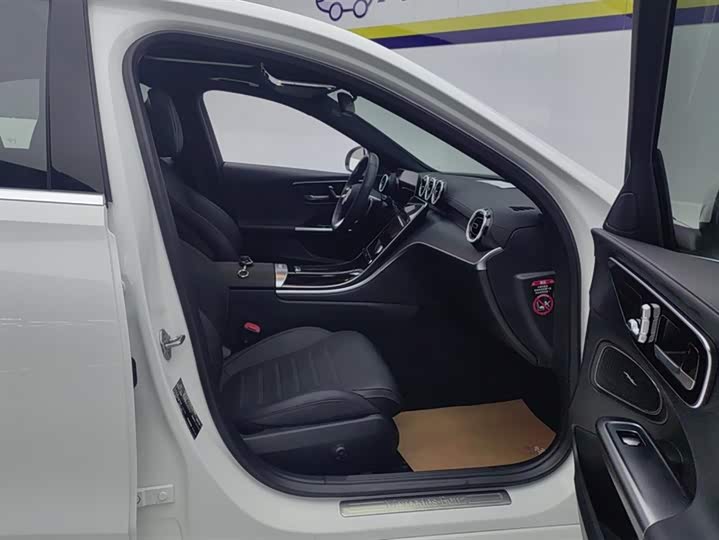 Фото 8 - Mercedes-Benz C-Class