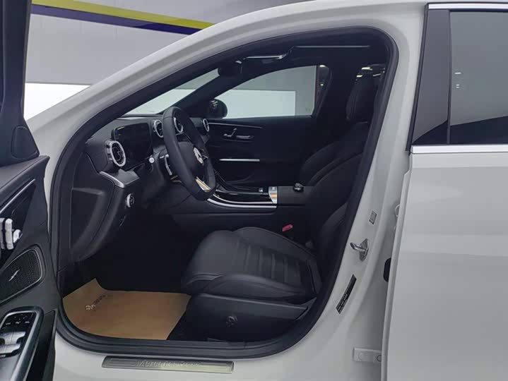 Фото 9 - Mercedes-Benz C-Class