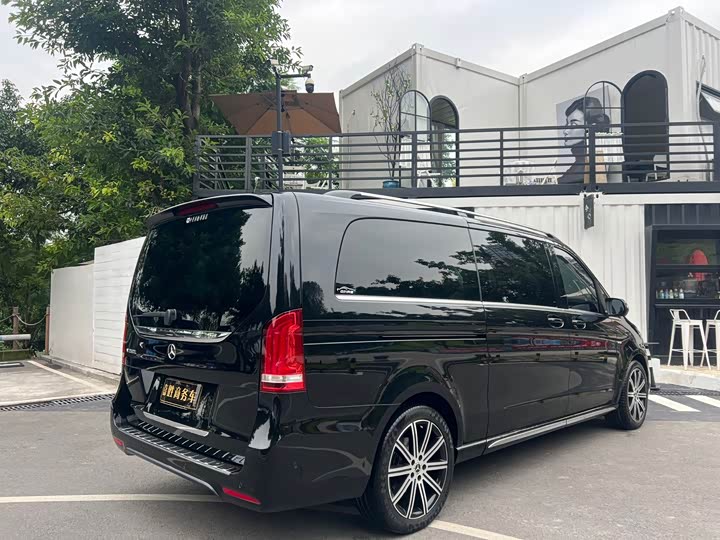 Фото 5 - Mercedes-Benz V-Class