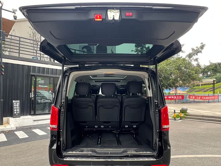 Фото 7 - Mercedes-Benz V-Class