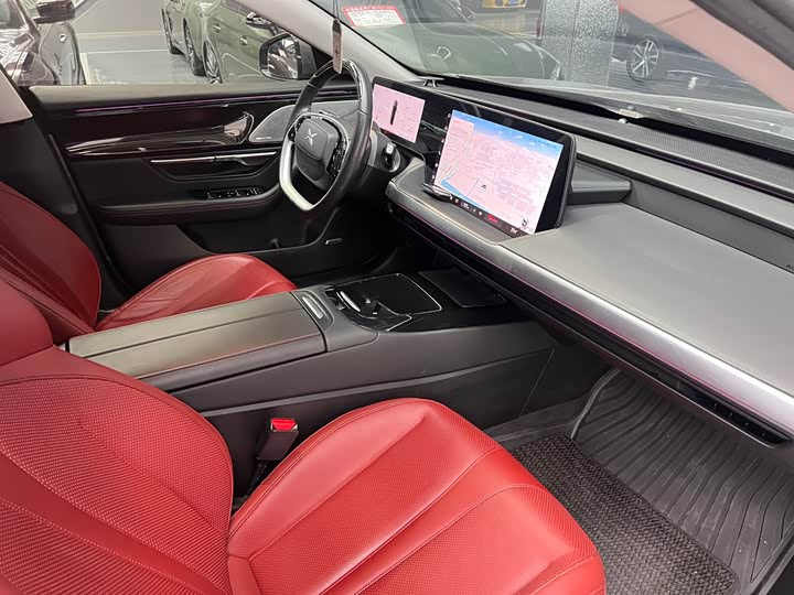 Фото 6 - XPeng P7