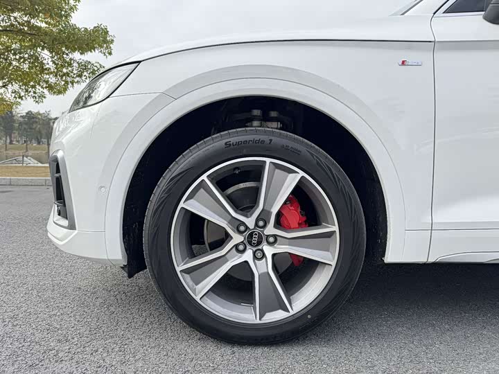 Фото 3 - Audi Q5L