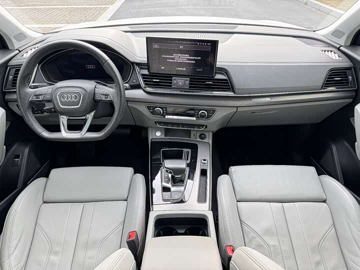 Фото 5 - Audi Q5L