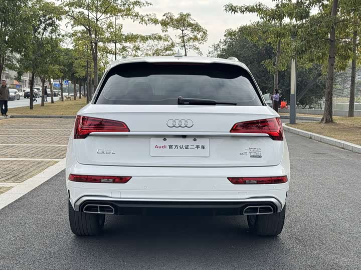 Фото 8 - Audi Q5L