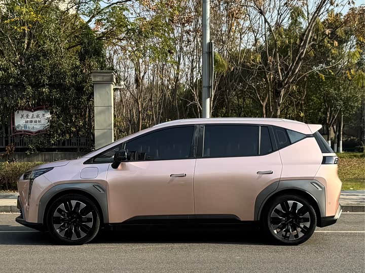 Фото 2 - GAC Aion Y