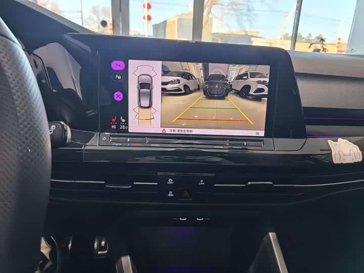 Фото 8 - Volkswagen Golf