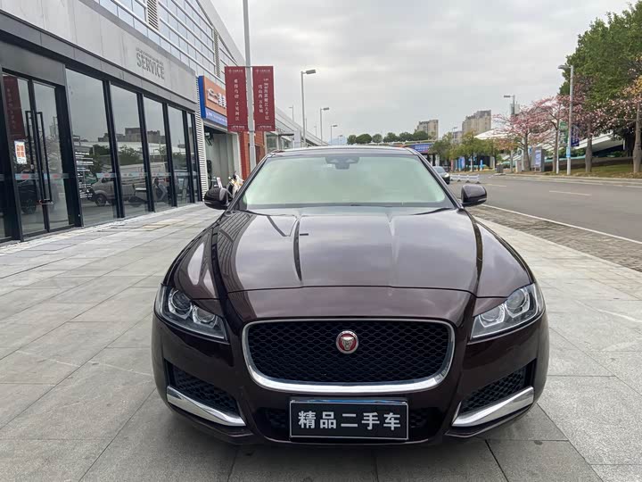 Фото 2 - Jaguar XF L