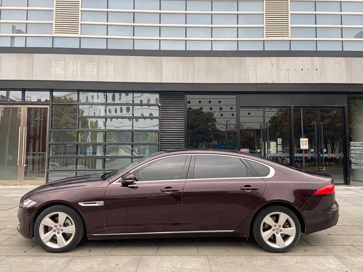 Фото 3 - Jaguar XF L