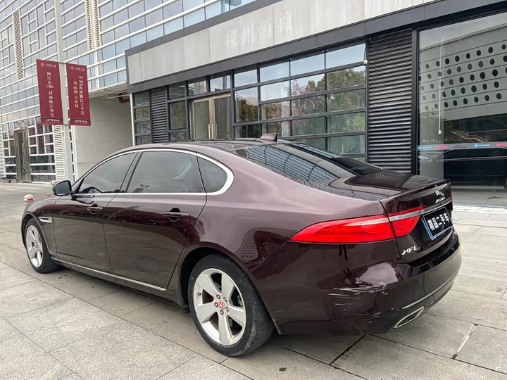 Фото 4 - Jaguar XF L