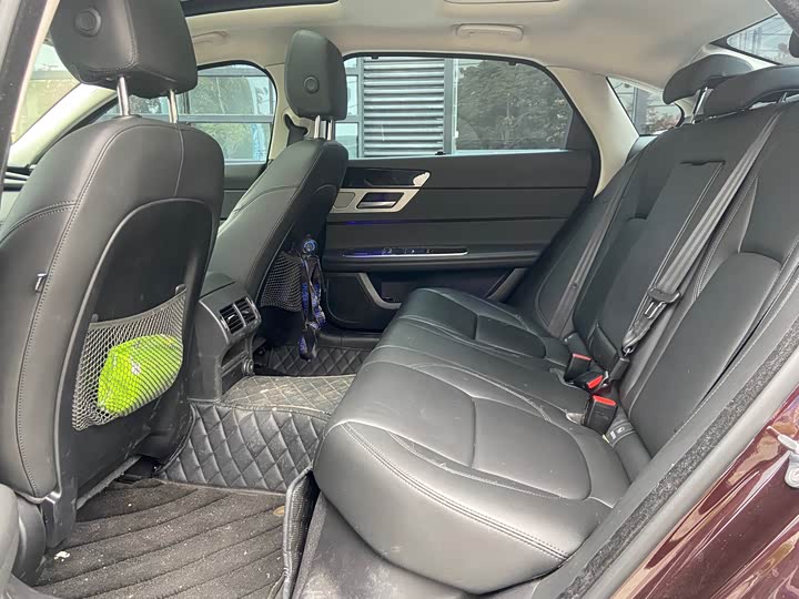 Фото 9 - Jaguar XF L