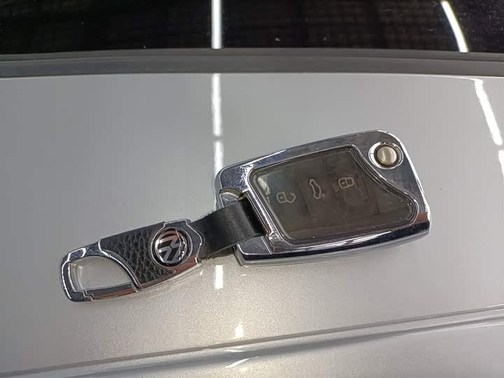 Фото 9 - Volkswagen Sagitar L