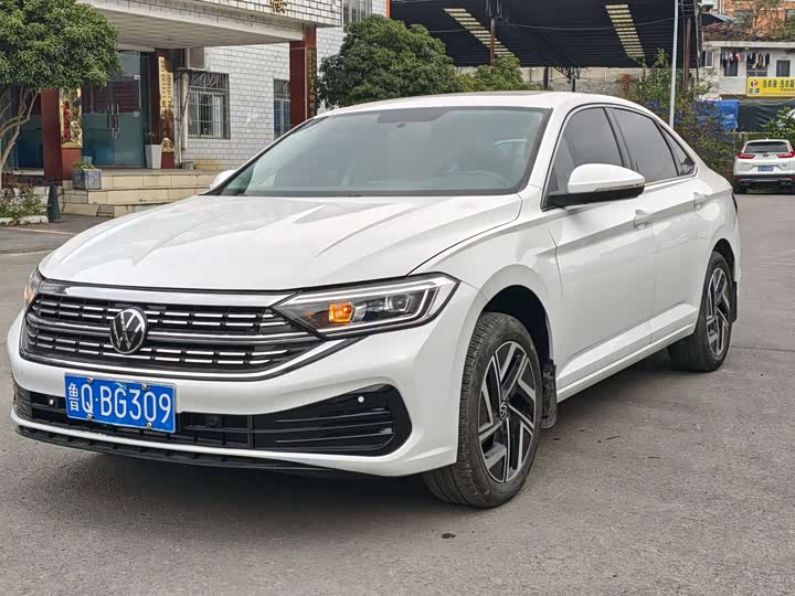 Фото 1 - Volkswagen Sagitar L