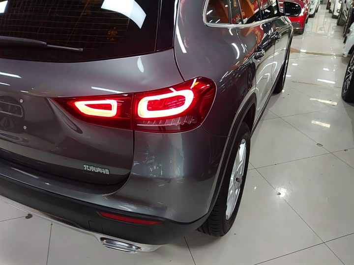 Фото 8 - Mercedes-Benz GLA-Class