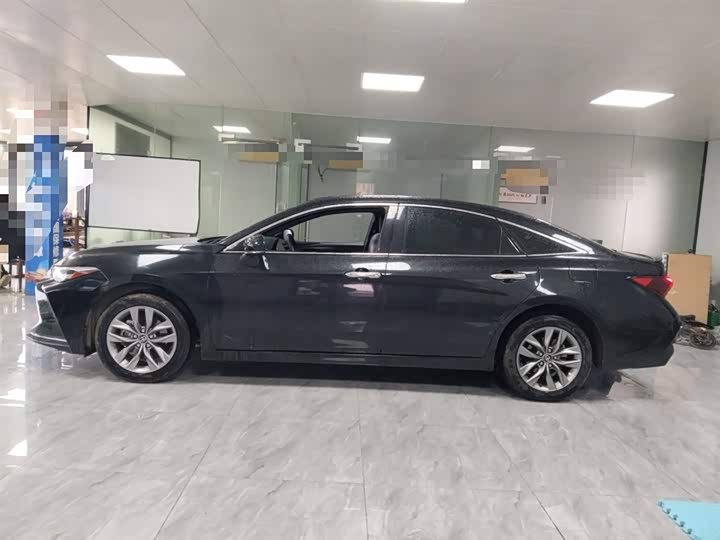 Фото 5 - Toyota Avalon