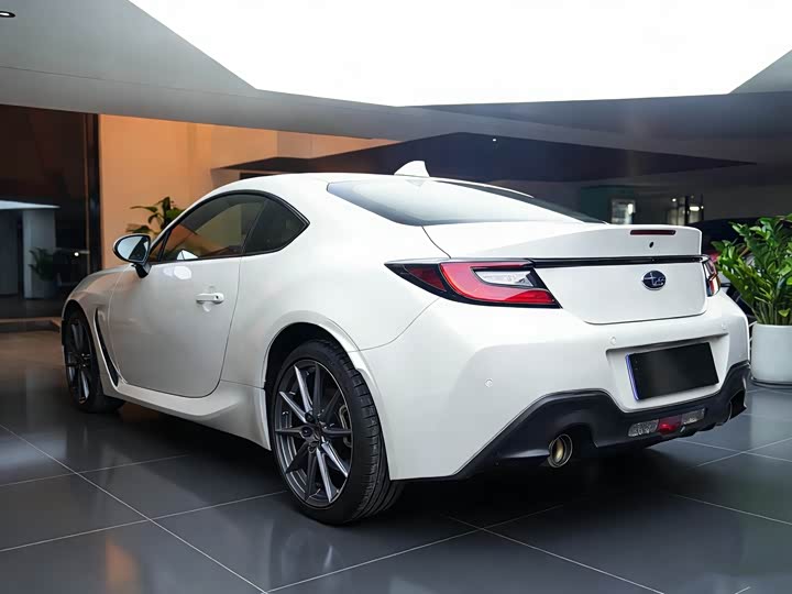 Фото 8 - Subaru BRZ