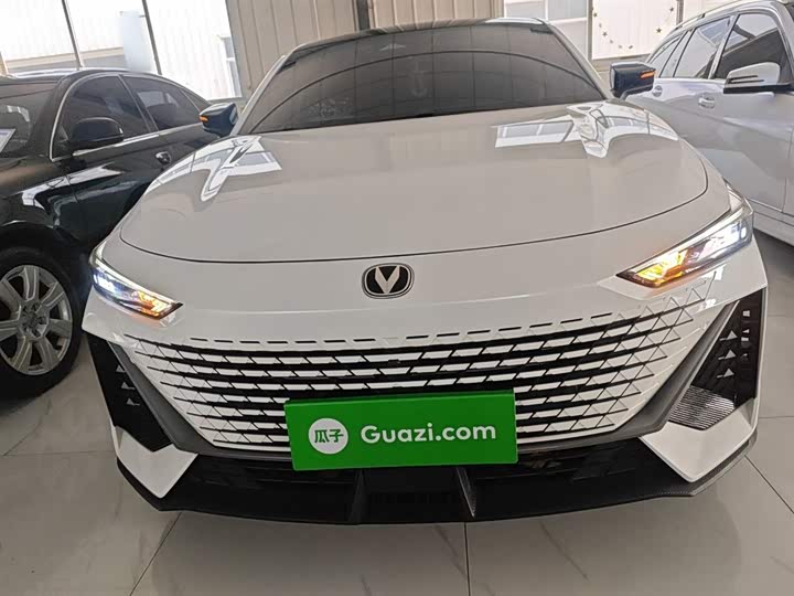 Фото 3 - Changan UNI-V