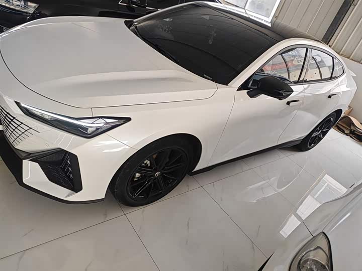 Фото 5 - Changan UNI-V