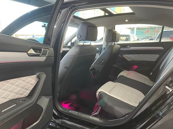 Фото 5 - Volkswagen Magotan