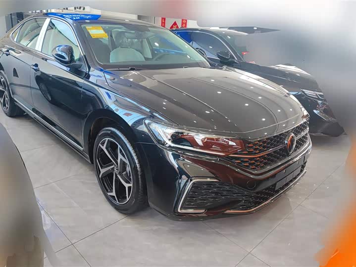 Фото 2 - Volkswagen Passat