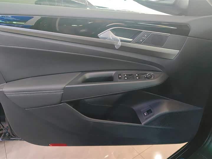 Фото 7 - Volkswagen Passat