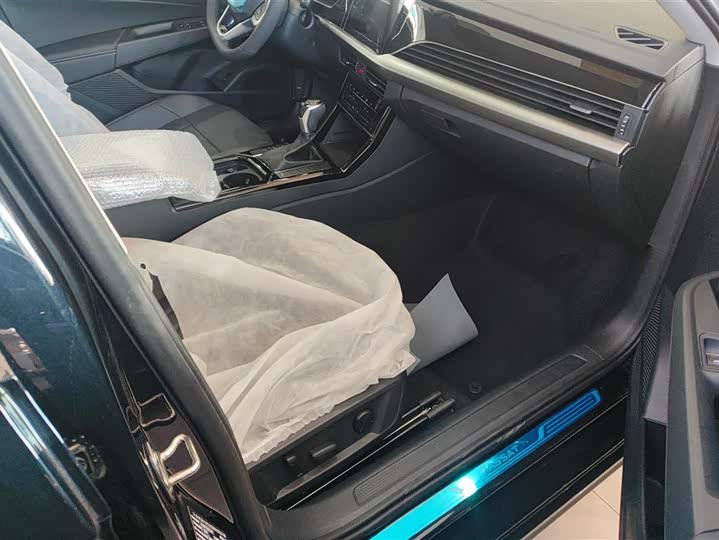 Фото 8 - Volkswagen Passat