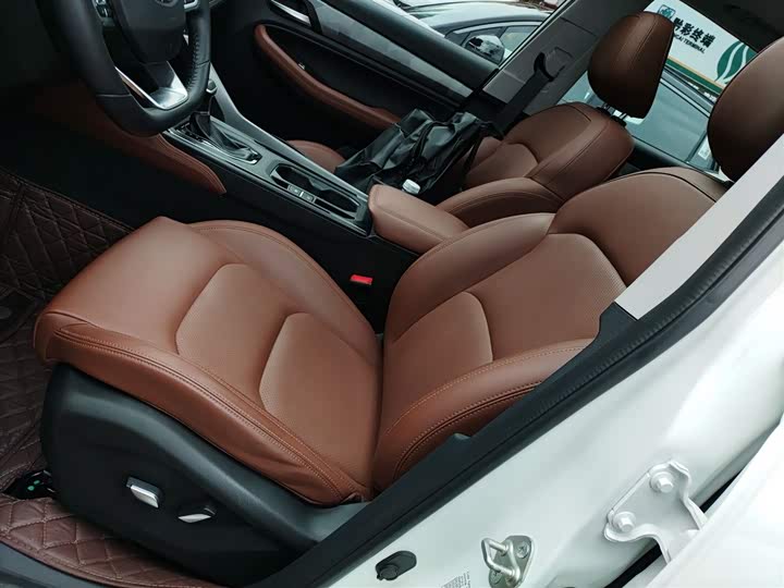 Фото 7 - Geely Vision X6