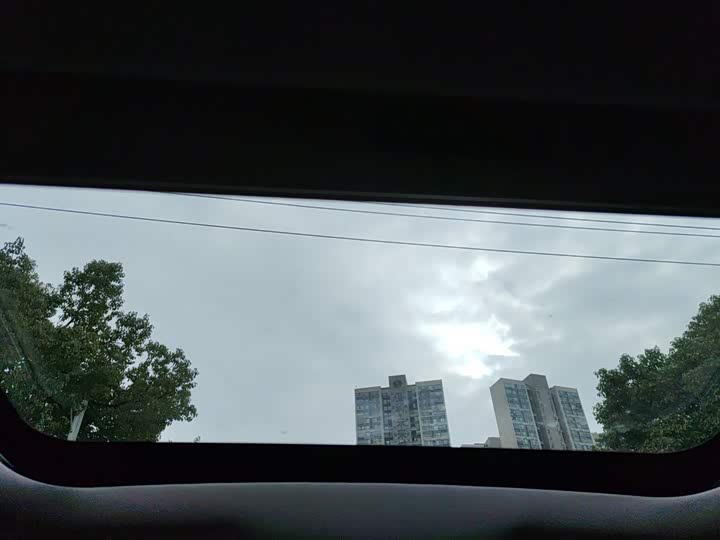 Фото 8 - Geely Vision X6