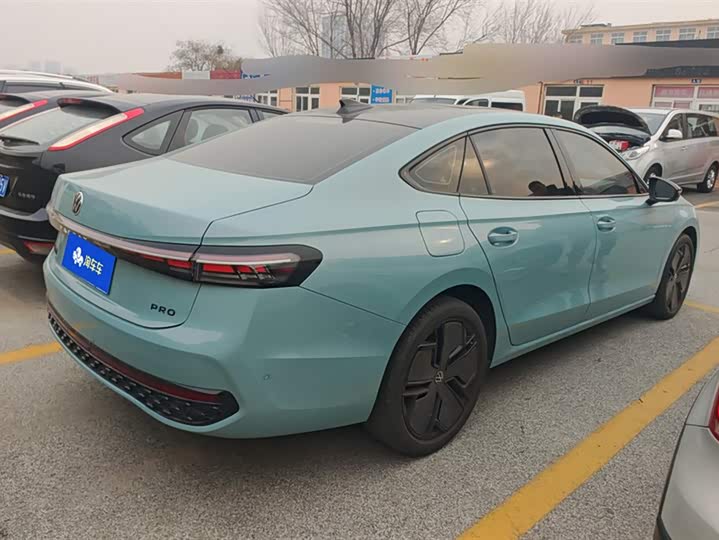 Фото 3 - Volkswagen Passat