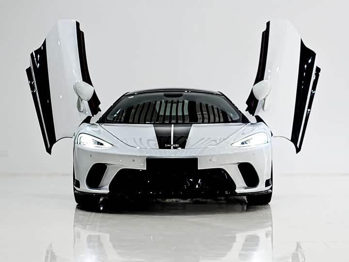 Фото 2 - McLaren GT