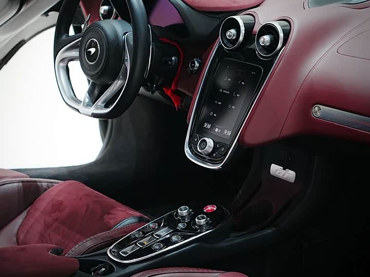 Фото 8 - McLaren GT