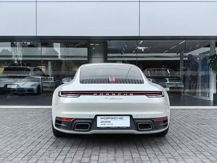 Фото 4 - Porsche 911