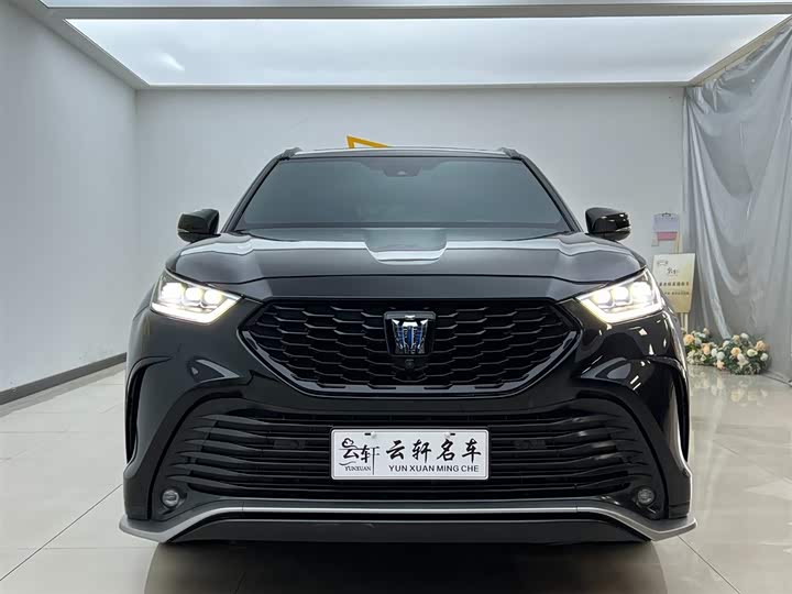 Фото 2 - Toyota Crown Kluger