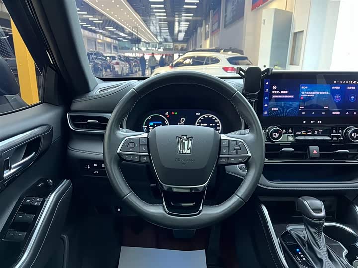 Фото 6 - Toyota Crown Kluger