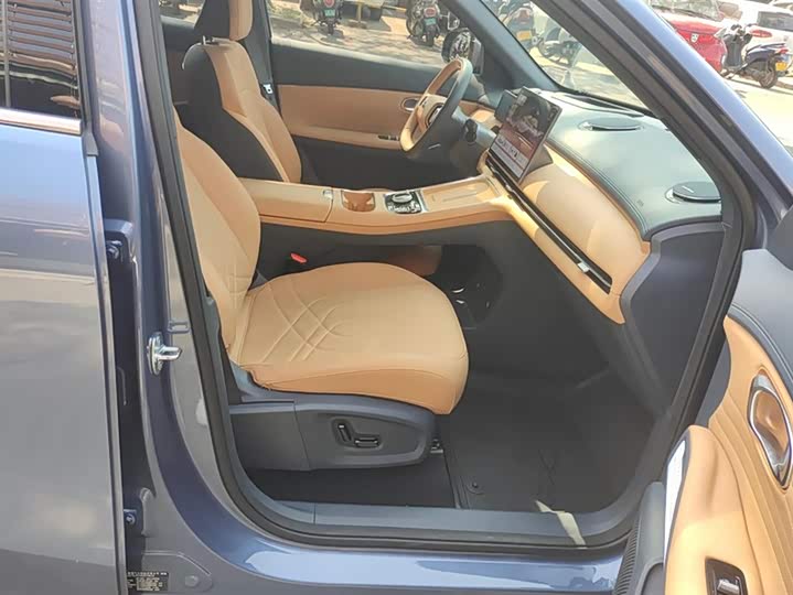 Фото 8 - Geely Galaxy Starship 7