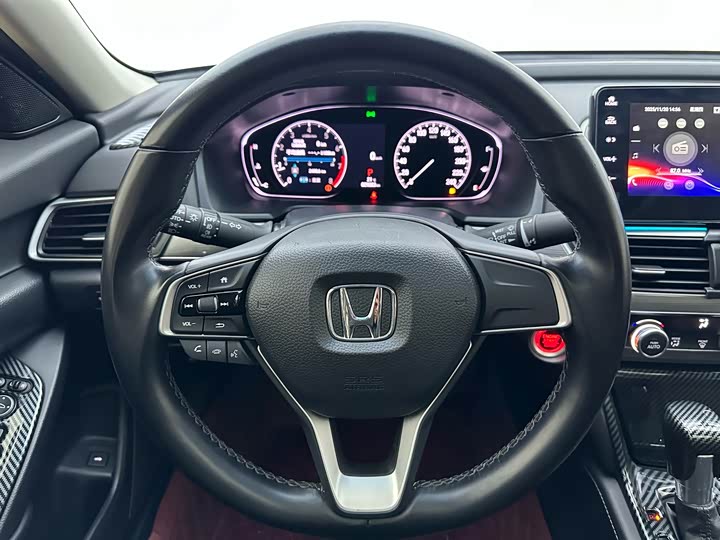 Фото 4 - Honda Accord